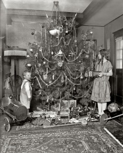 Natale sotto l'albero nel 1920