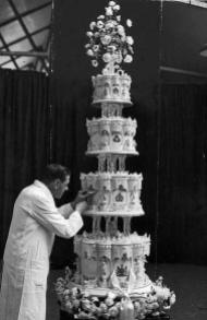 La torta nuziale della regina Elisabetta, 1947