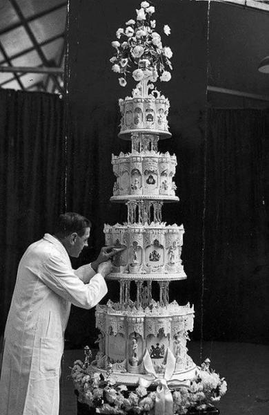 La torta nuziale della regina Elisabetta, 1947