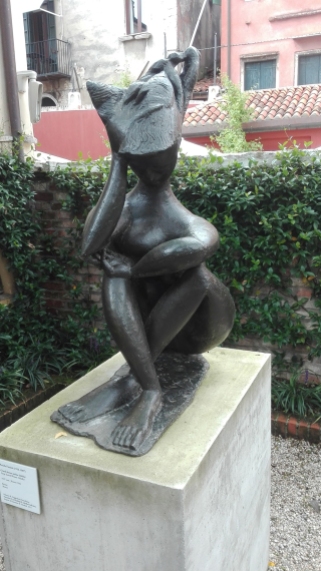 "Grande donna seduta (Sibilla)" (1947) by Pericle Fazzini @ Peggy Guggenheim Collection