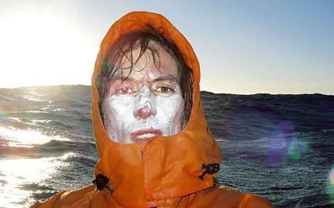 L'ultima foto nota di Andrew Mcauley, che ha cercato di fare kayak solo attraverso il mare di Tasman. Il kayak di Andrew è sceso a 30 km da Milford Sound