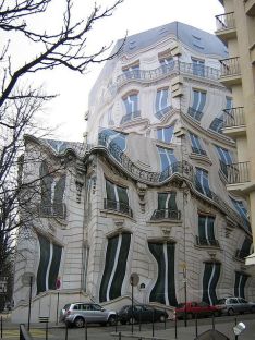Edificio insolito a Parigi