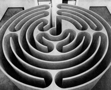 Philadelphia Labyrinth, 1974 - Robert Morris