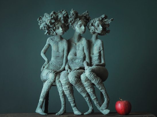 Valérie Hadida. “Trio de femmes” (2018), bronze, 21 3/10 × 15 × 7 9/10 inches